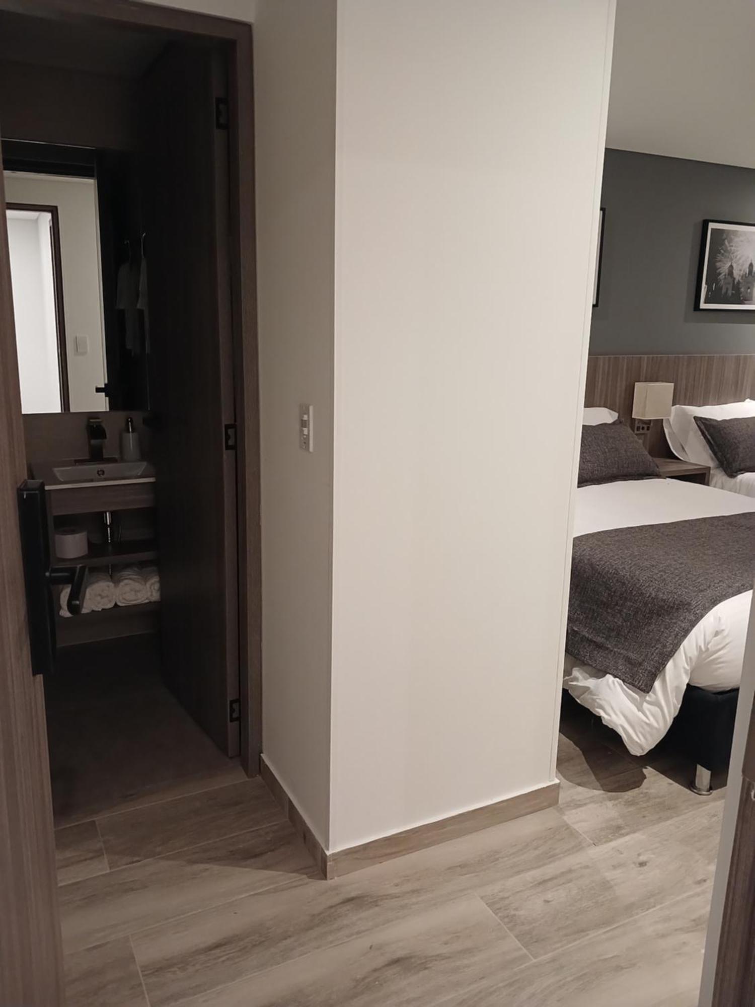 Hotel Santino Jenesano Exteriör bild